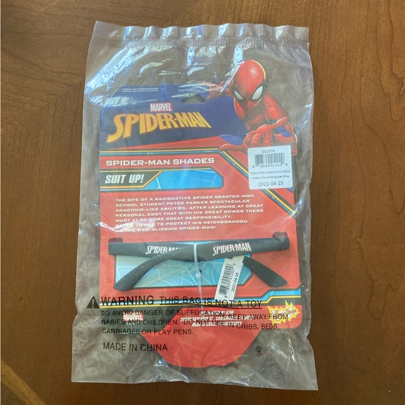 Spider-Man beanie, bank, shades, NWT - Picture 7 of 7